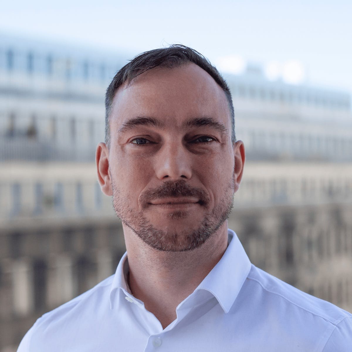 portrait-bild-von-robin-lofski Head of Key Account Management Robin Lofski