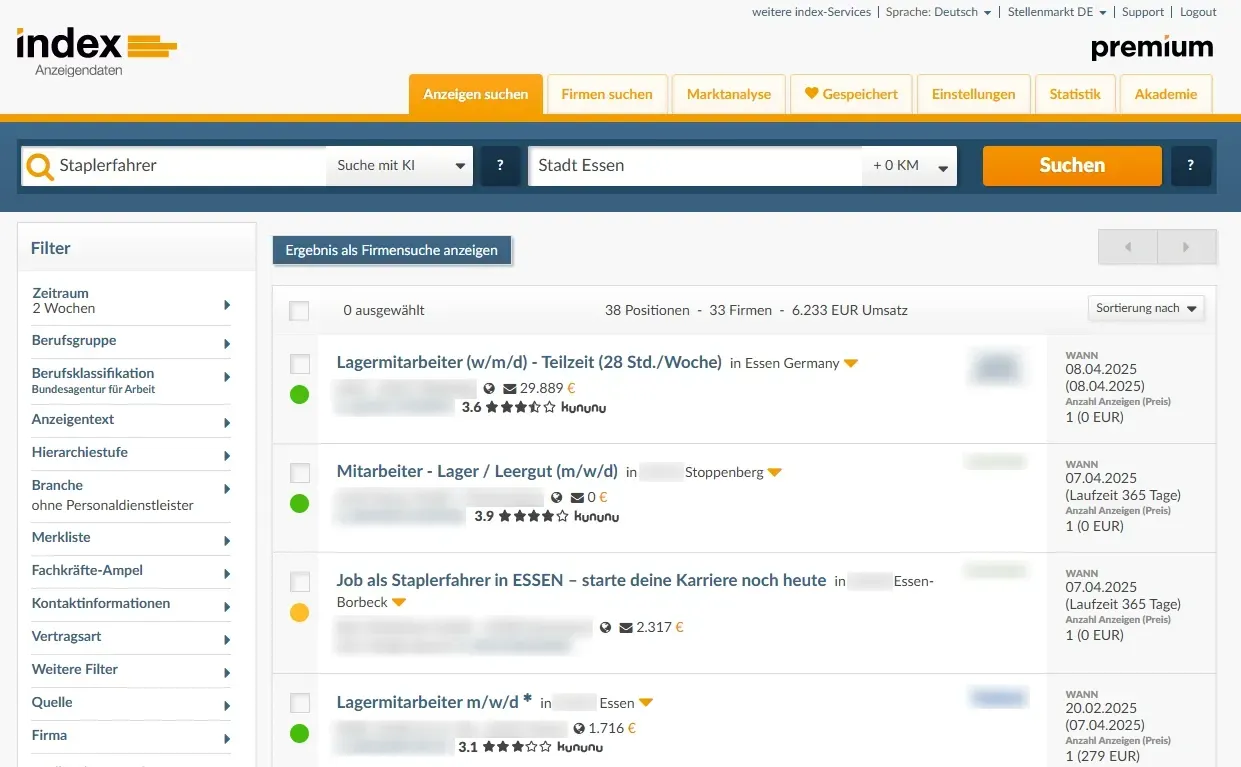 Screenshot einer Online-Stellenplattform mit Suchergebnissen für den Beruf „Staplerfahrer“ in Essen, inklusive Unternehmensbewertungen, Gehaltsangaben und Filteroptionen zur Verfeinerung der Jobsuche.